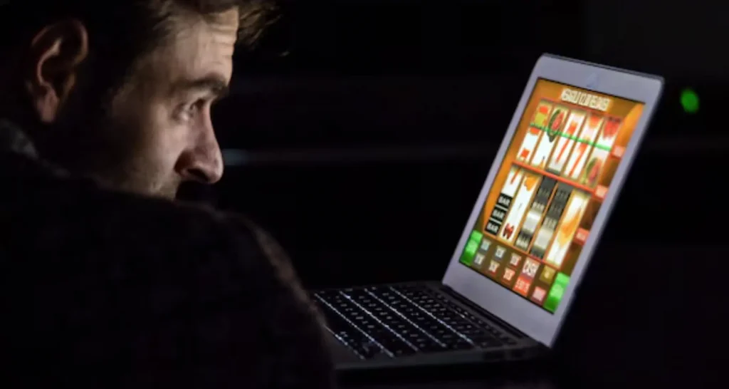 chelovek-smotrit-casino-online